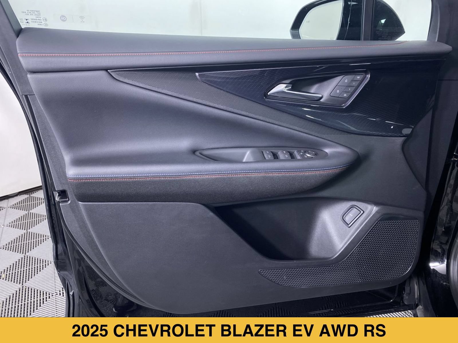 Certified 2025 Chevrolet Blazer EV RS AWD/4WD image 10