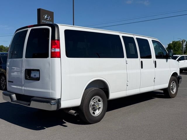 Used 2025 Chevrolet Express 3500 LT w/ LT Preferred Equipment Group RWD image 7
