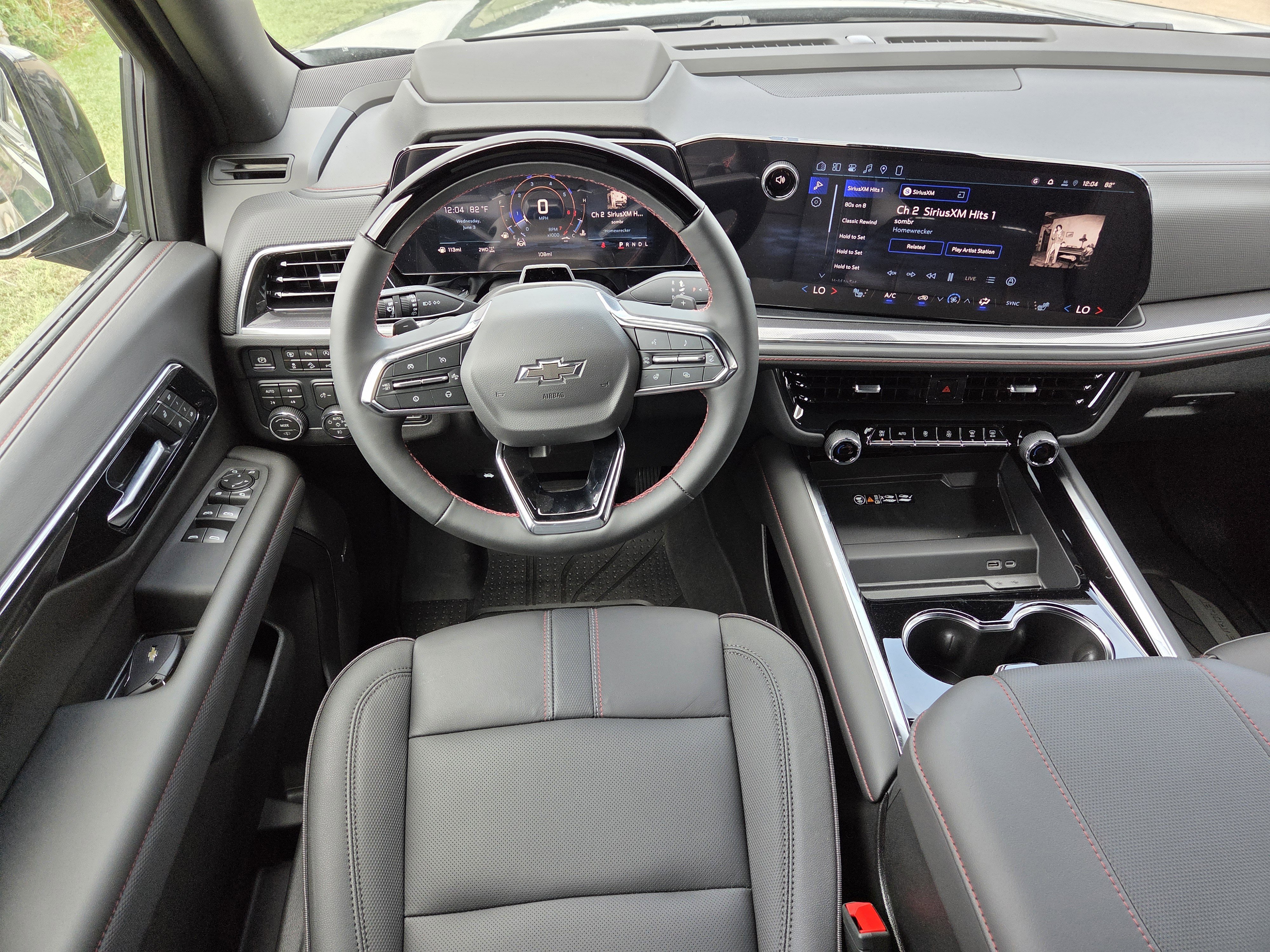 New 2026 Chevrolet Suburban RST w/ Advanced Technology Package AWD/4WD image 9