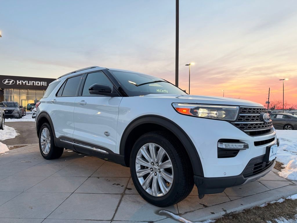 Used 2023 Ford Explorer King Ranch w/ Technology Package image 3