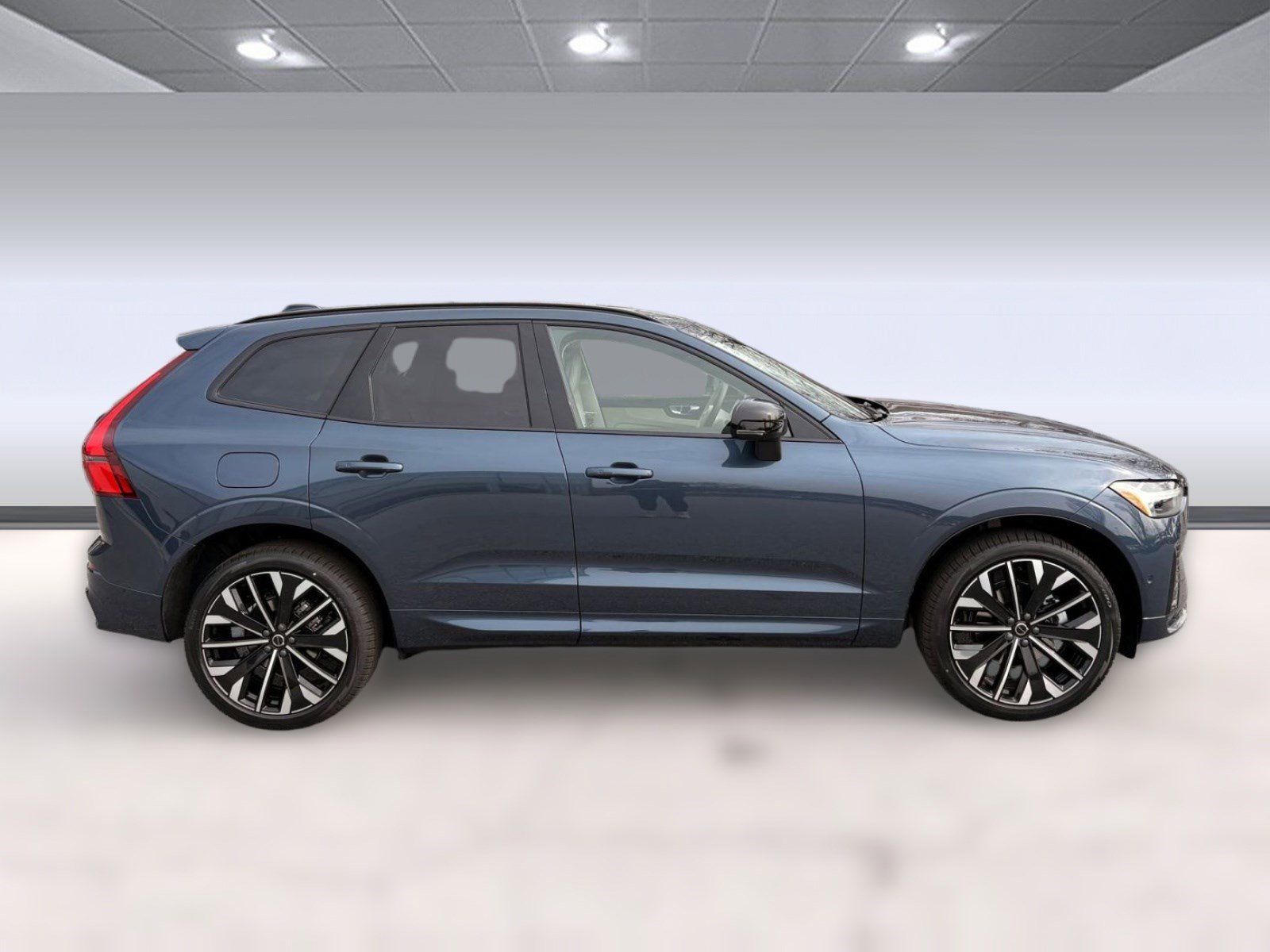 New 2026 Volvo XC60 B5 Ultra w/ Protection Package Premier image 8