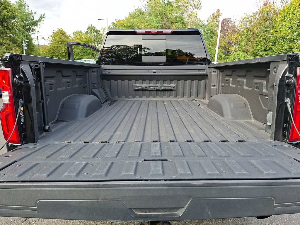 Used 2024 Chevrolet Silverado 2500 ZR2 w/ Technology Package image 28