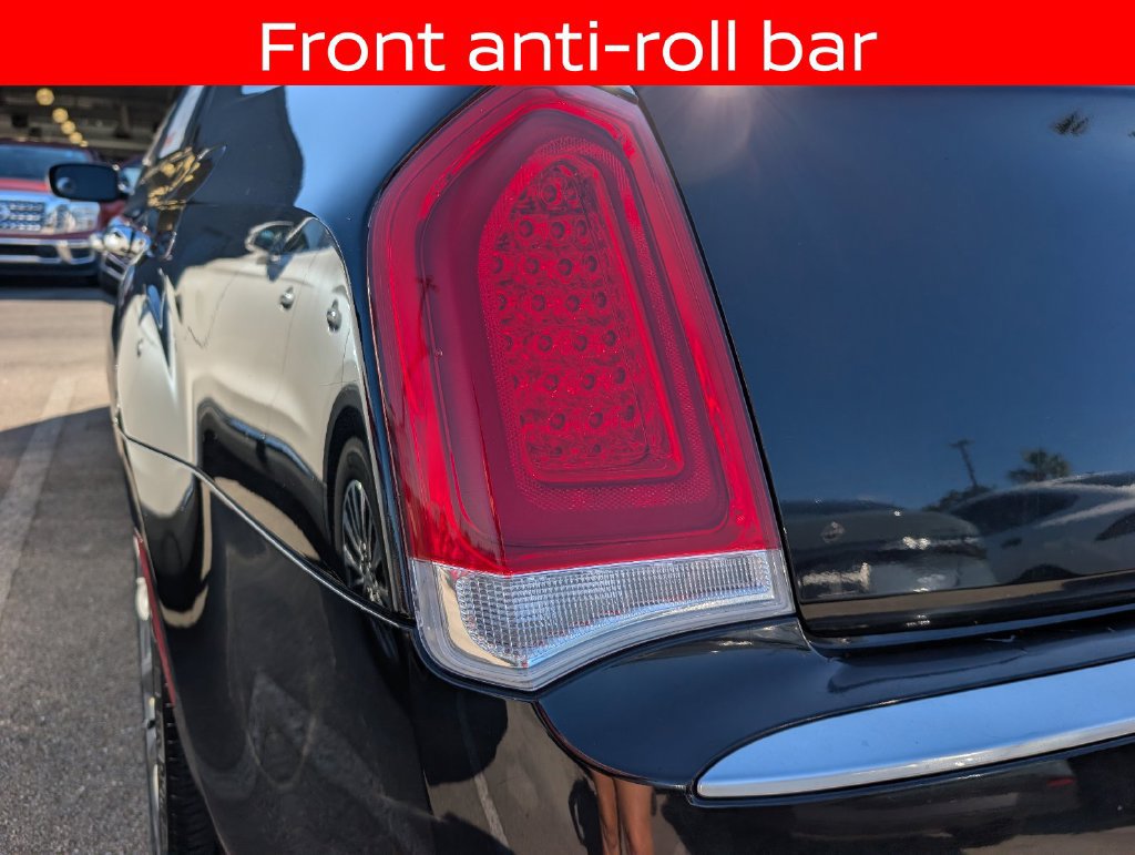 Used 2020 Chrysler 300 Touring w/ Chrome Appearance Package RWD image 27