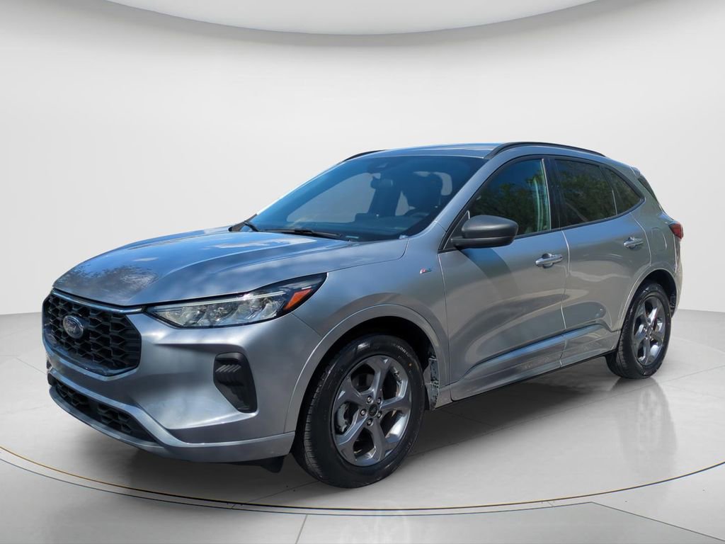 Used 2024 Ford Escape ST-Line w/ Cold Weather Package image 9