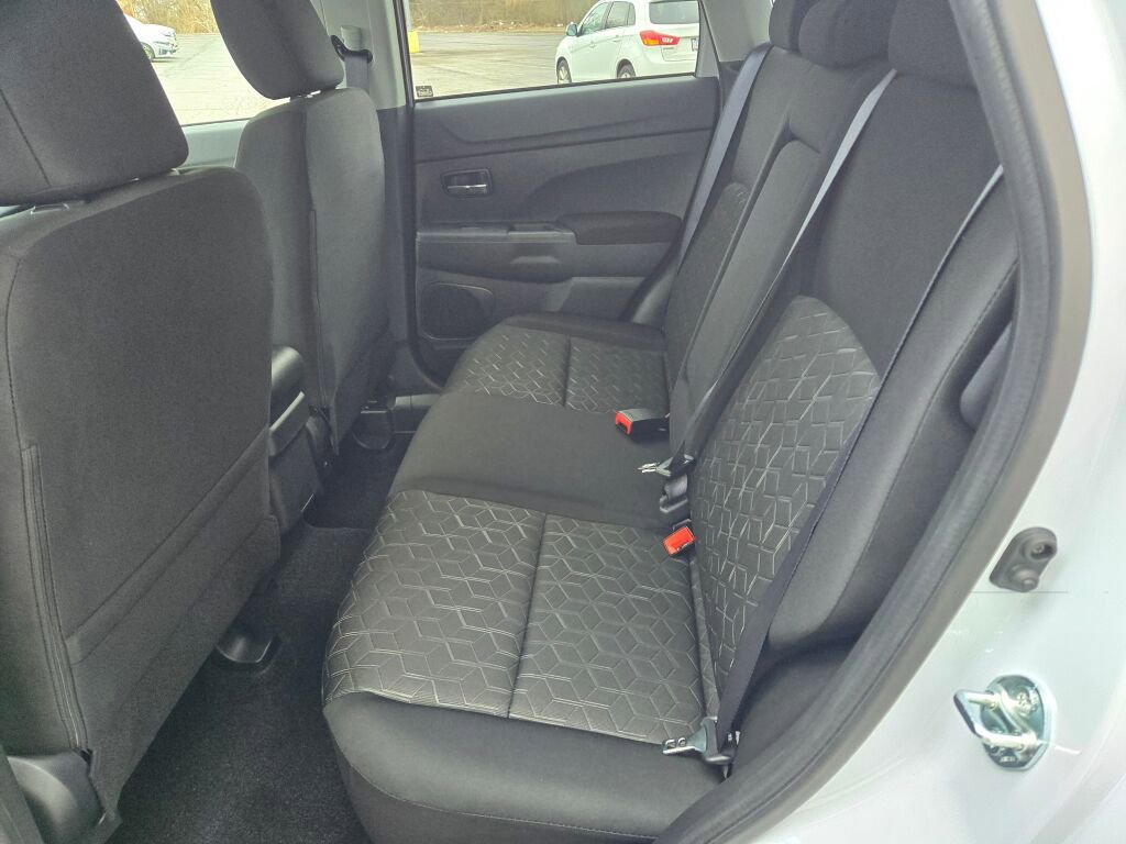 Used 2026 Mitsubishi Outlander Sport ES AWD/4WD image 13