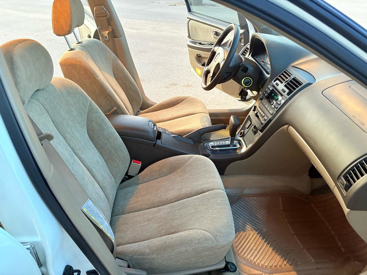 Used 2000 Nissan Maxima GXE image 16