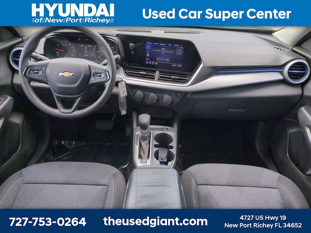 Used 2024 Chevrolet Trax LS w/ LS Convenience Package FWD image 15