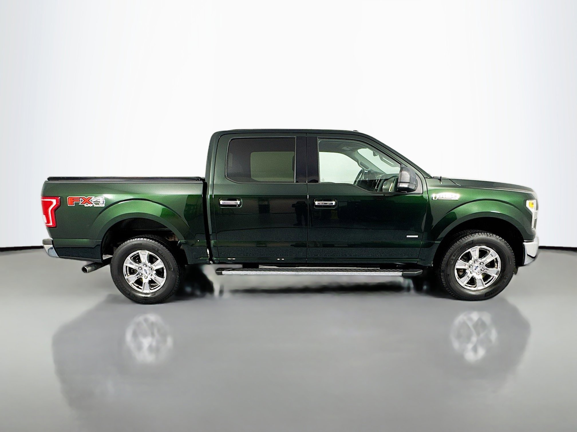 Used 2016 Ford F150 XLT w/ Equipment Group 302A Luxury image 4