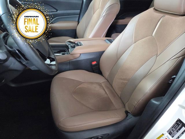 Used 2024 Toyota Grand Highlander AWD Hybrid image 16