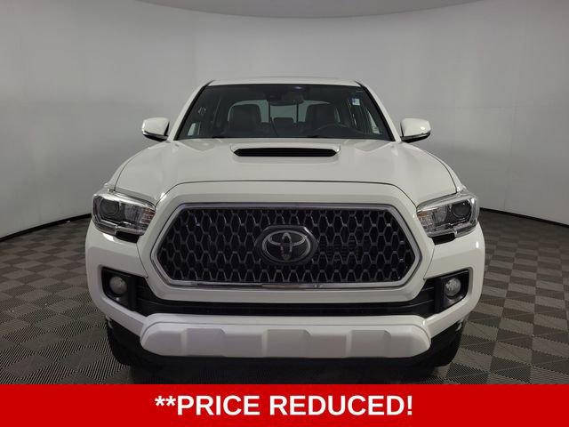 Used 2019 Toyota Tacoma TRD Sport w/ TRD Premium Sport Package AWD/4WD image 2