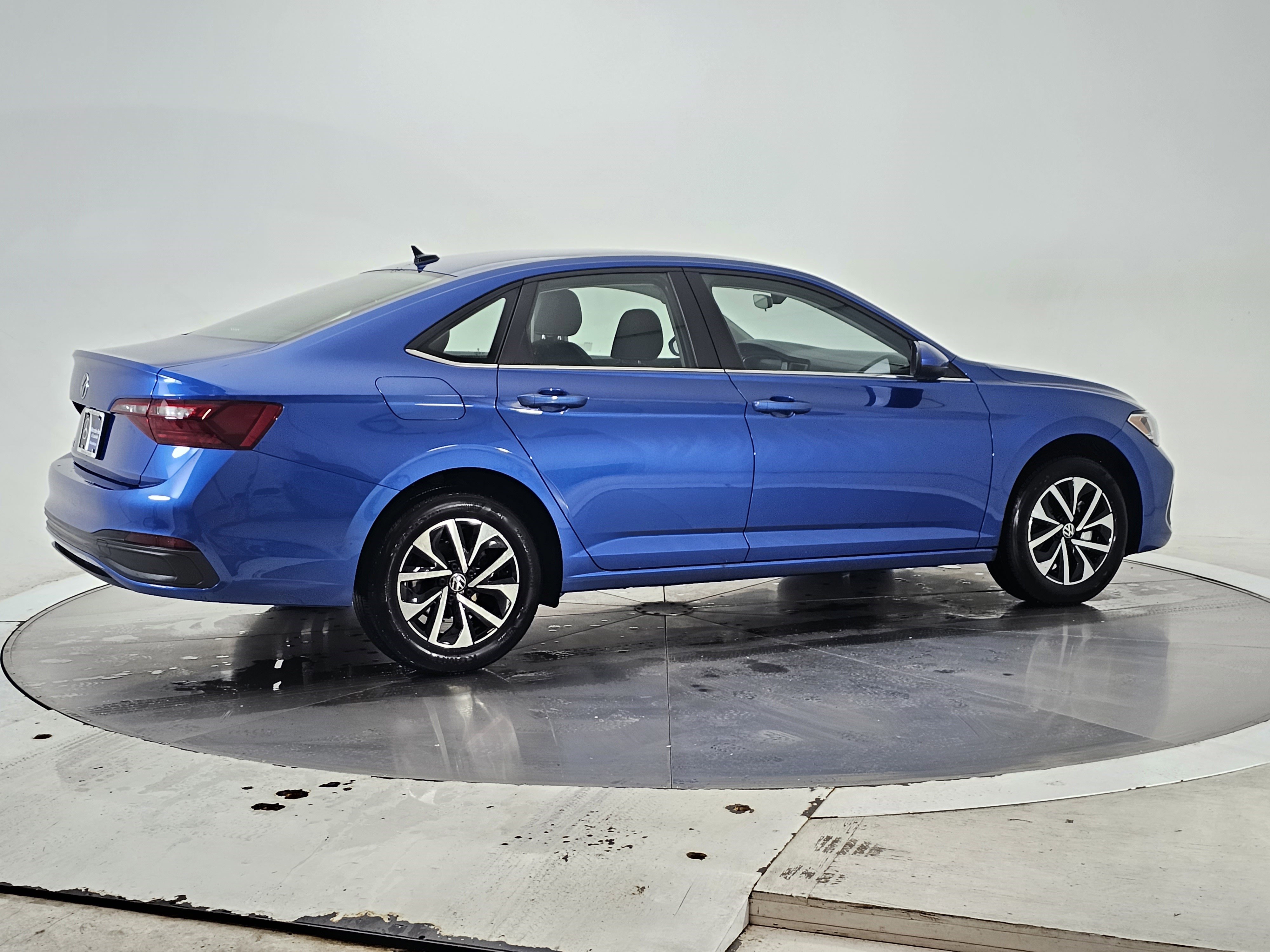 Used 2023 Volkswagen Jetta S video 2