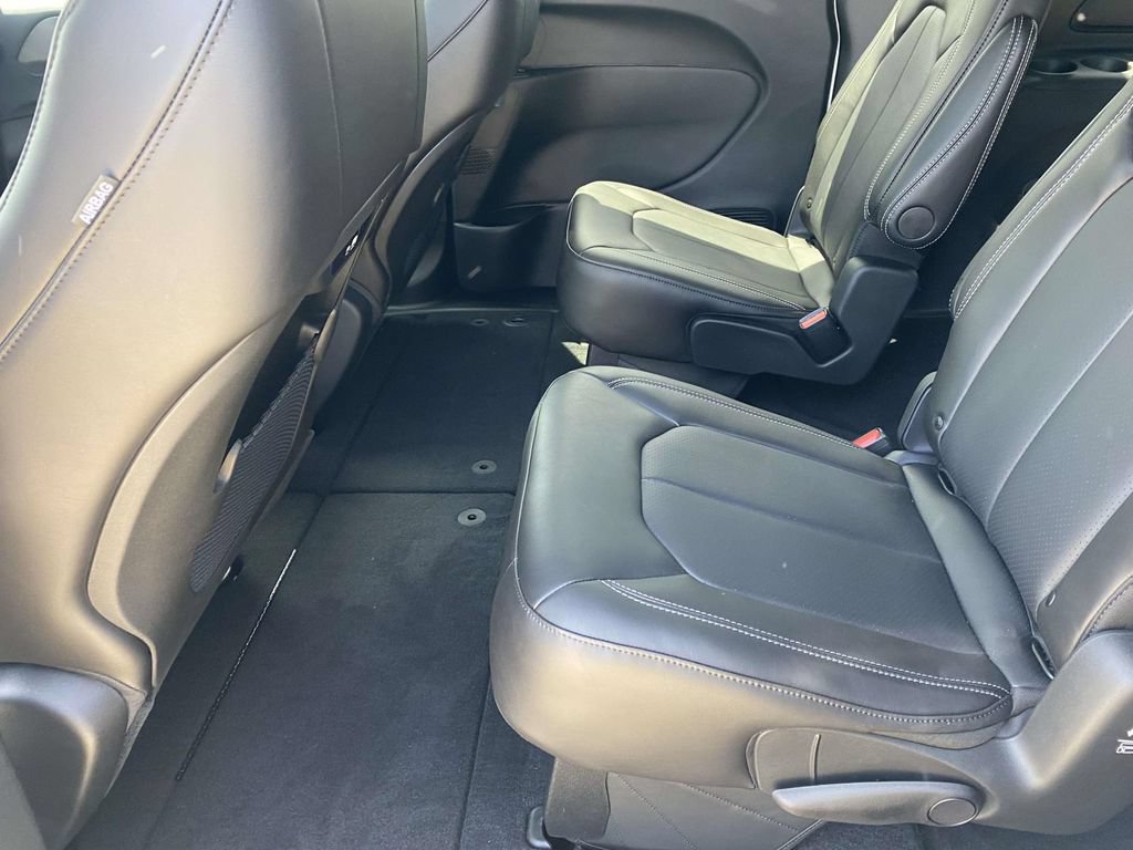 New 2026 Chrysler Pacifica Select FWD image 10