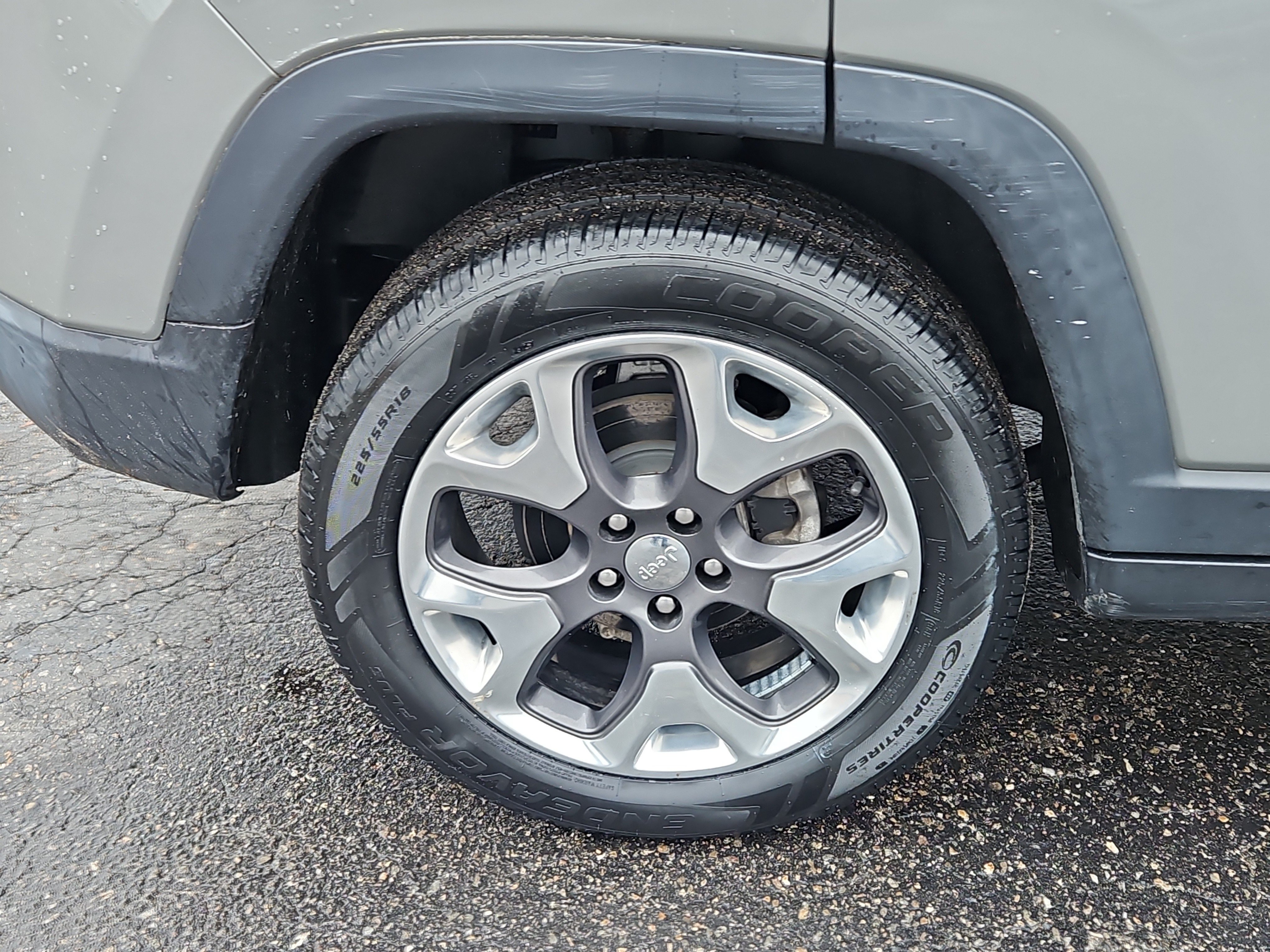 Used 2019 Jeep Compass Limited AWD/4WD image 4