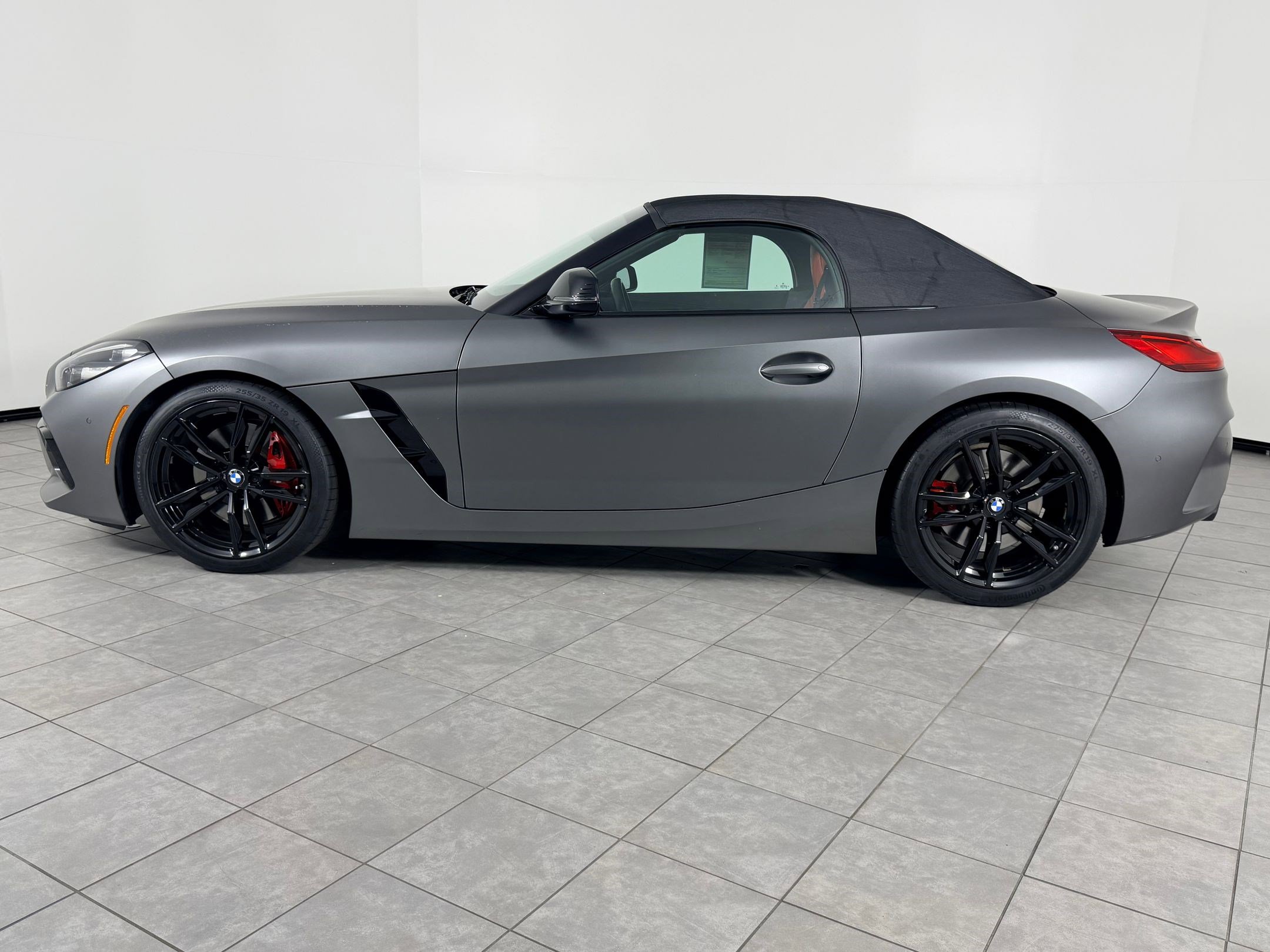Certified 2022 BMW Z4 M40i w/ Premium Package image 32