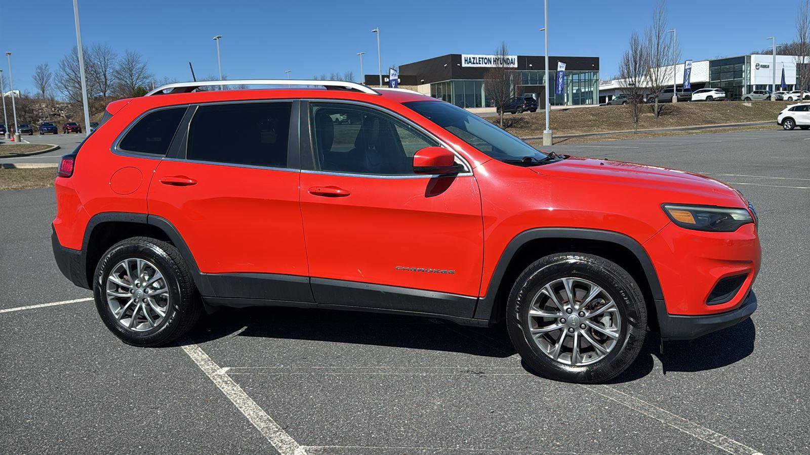 Used 2021 Jeep Cherokee Latitude Lux w/ Comfort/Convenience Group image 3