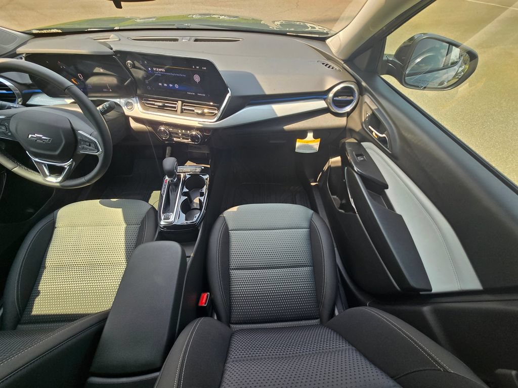 New 2026 Chevrolet Trax LT w/ Driver Confidence Package FWD image 38