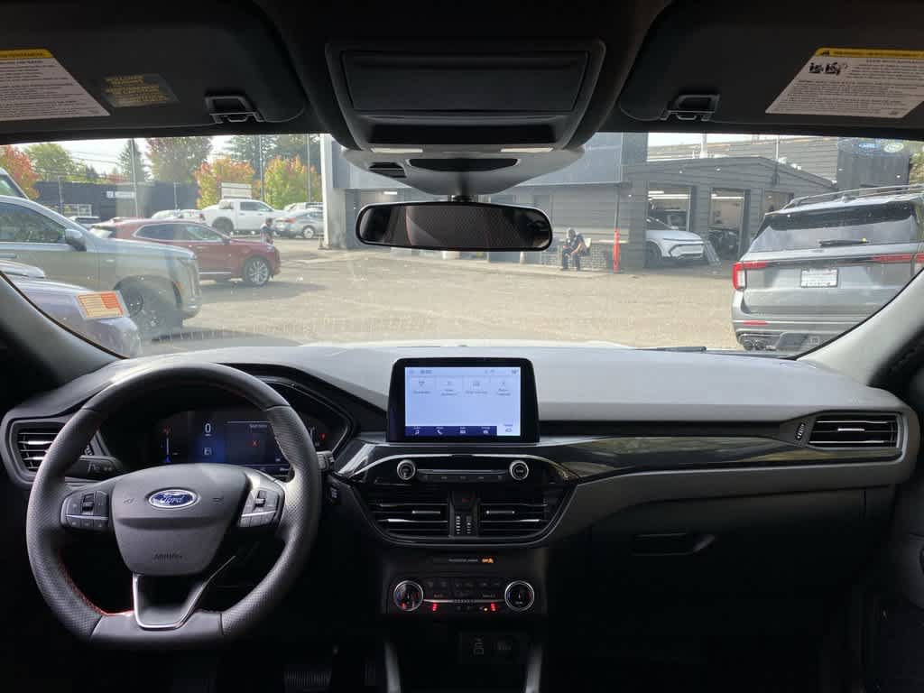 Used 2025 Ford Escape ST-Line Select AWD/4WD image 12
