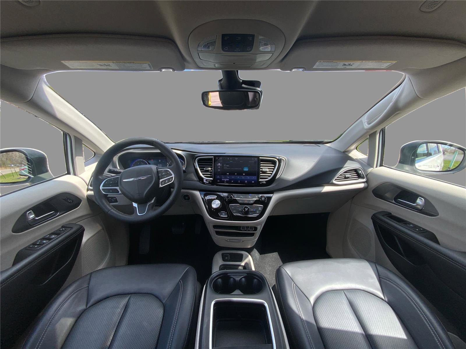 Used 2023 Chrysler Pacifica Touring-L FWD image 21