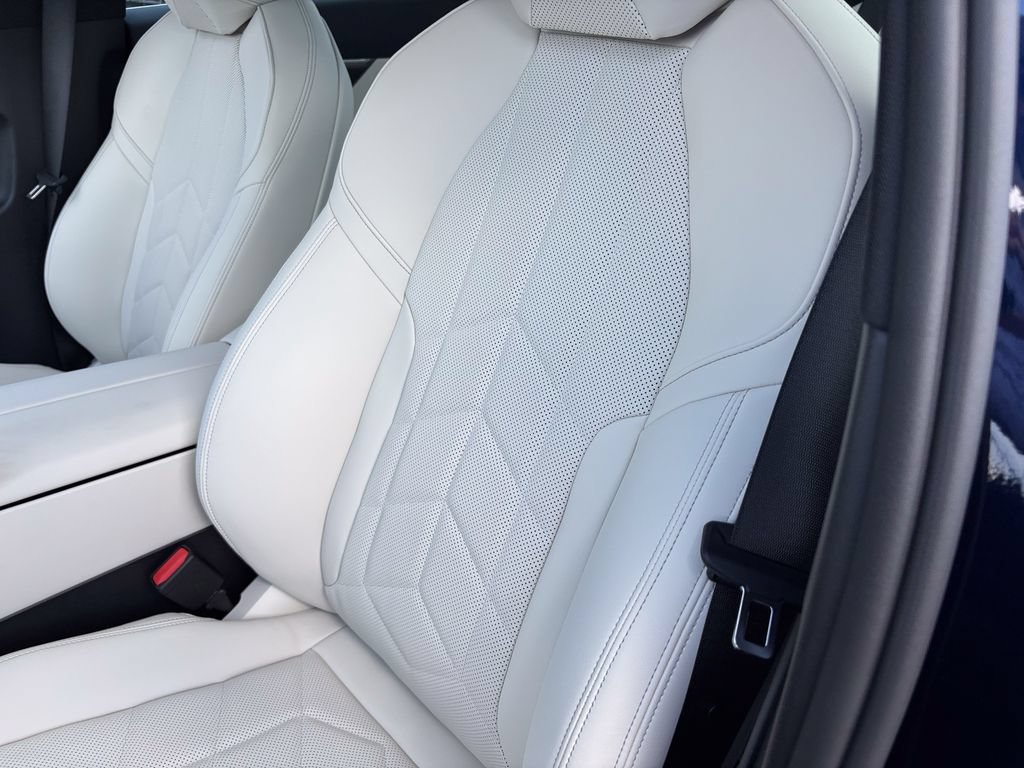 New 2027 BMW 530i xDrive w/ Premium Package AWD/4WD image 15