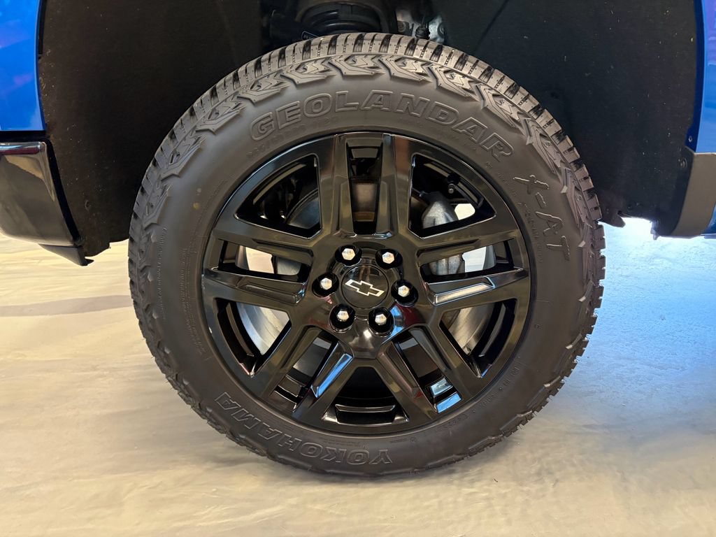 Used 2022 Chevrolet Silverado 1500 Custom Trail Boss w/ LPO, Dark Essentials Package AWD/4WD image 14