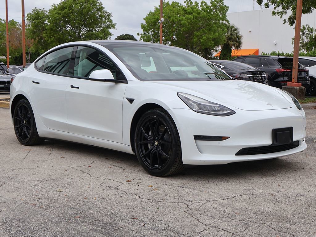 Used 2021 Tesla Model 3 Standard Range Plus RWD image 2
