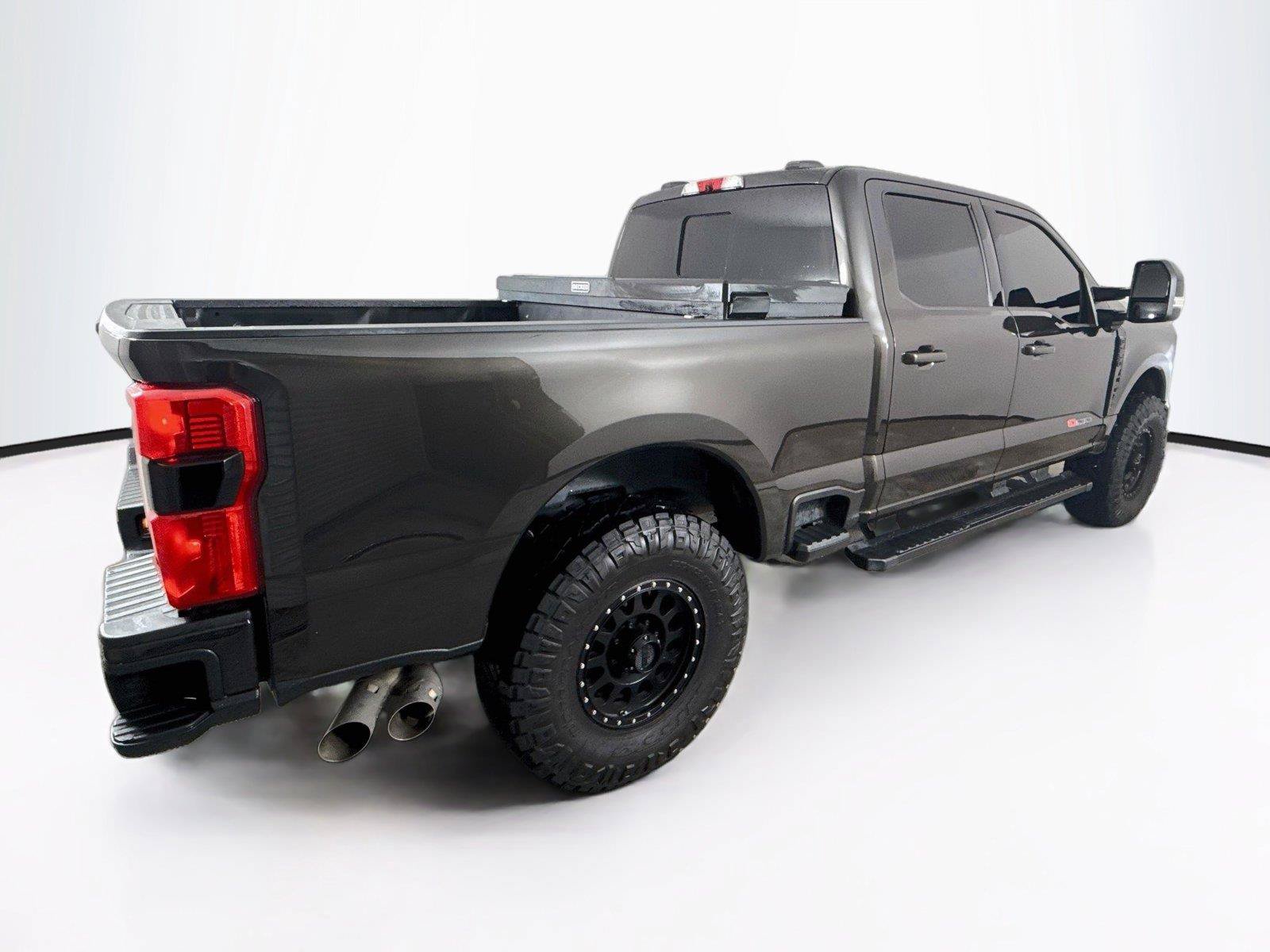 Used 2024 Ford F250 Lariat w/ Lariat Ultimate Package AWD/4WD image 3