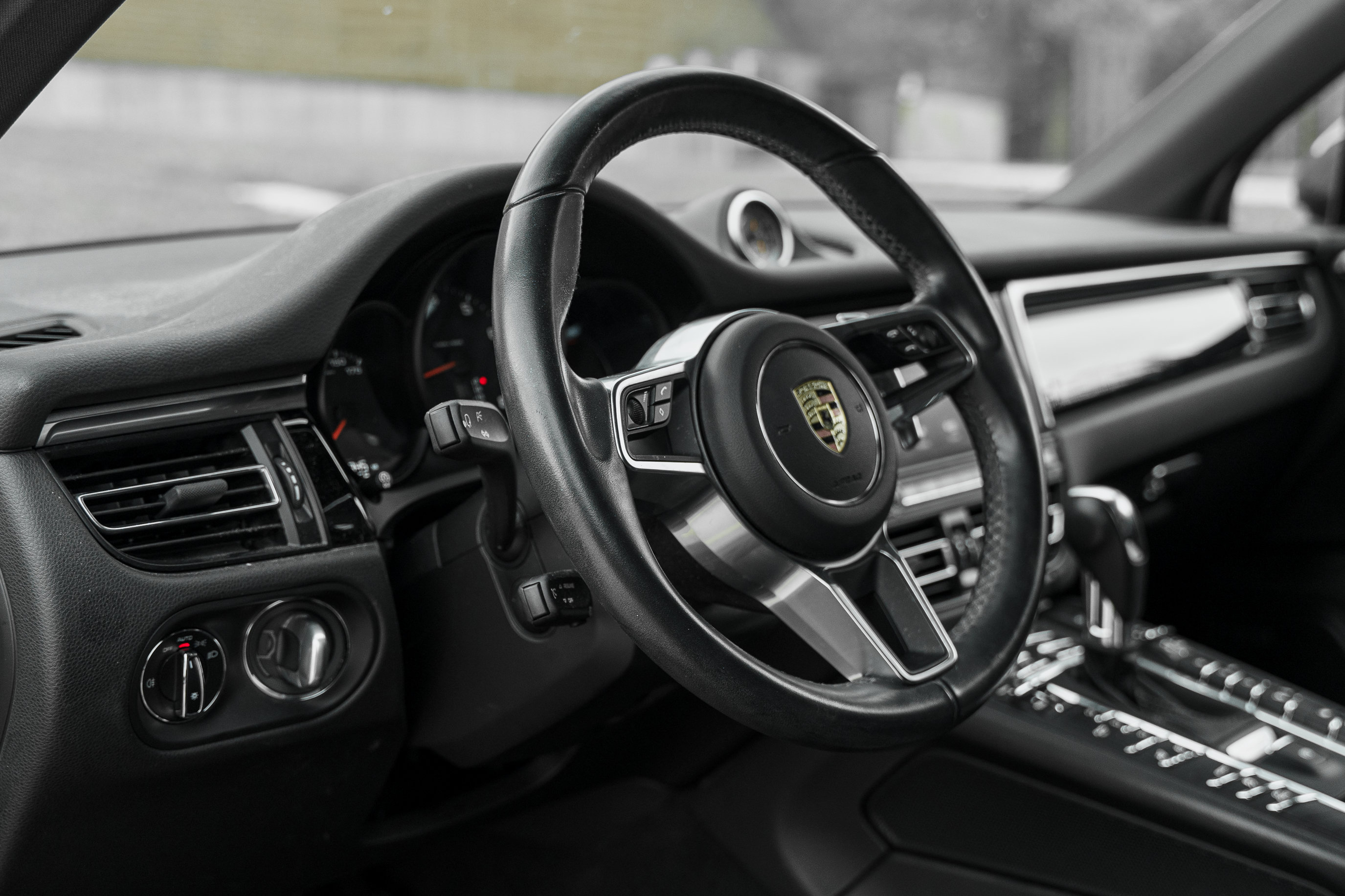 Used 2019 Porsche Macan AWD/4WD image 9