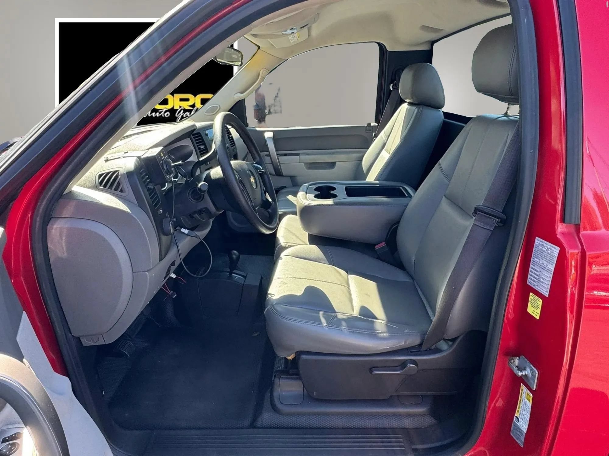 Used 2014 Chevrolet Silverado 3500 W/T AWD/4WD image 9