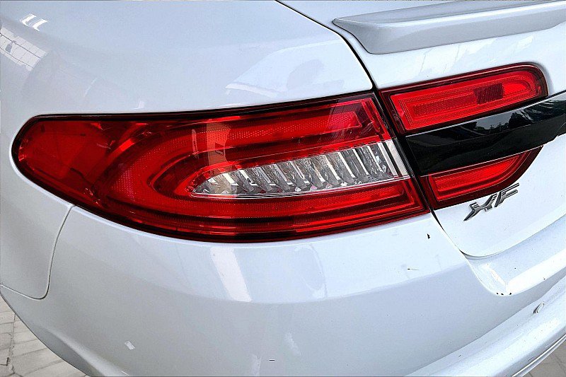 Used 2015 Jaguar XF Portfolio RWD image 26