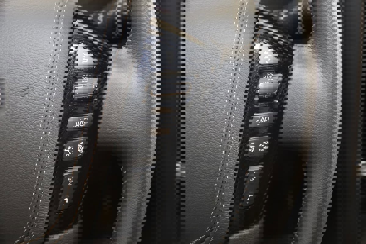 Used 2024 Nissan Armada Platinum w/ Captain's Chairs Package image 43