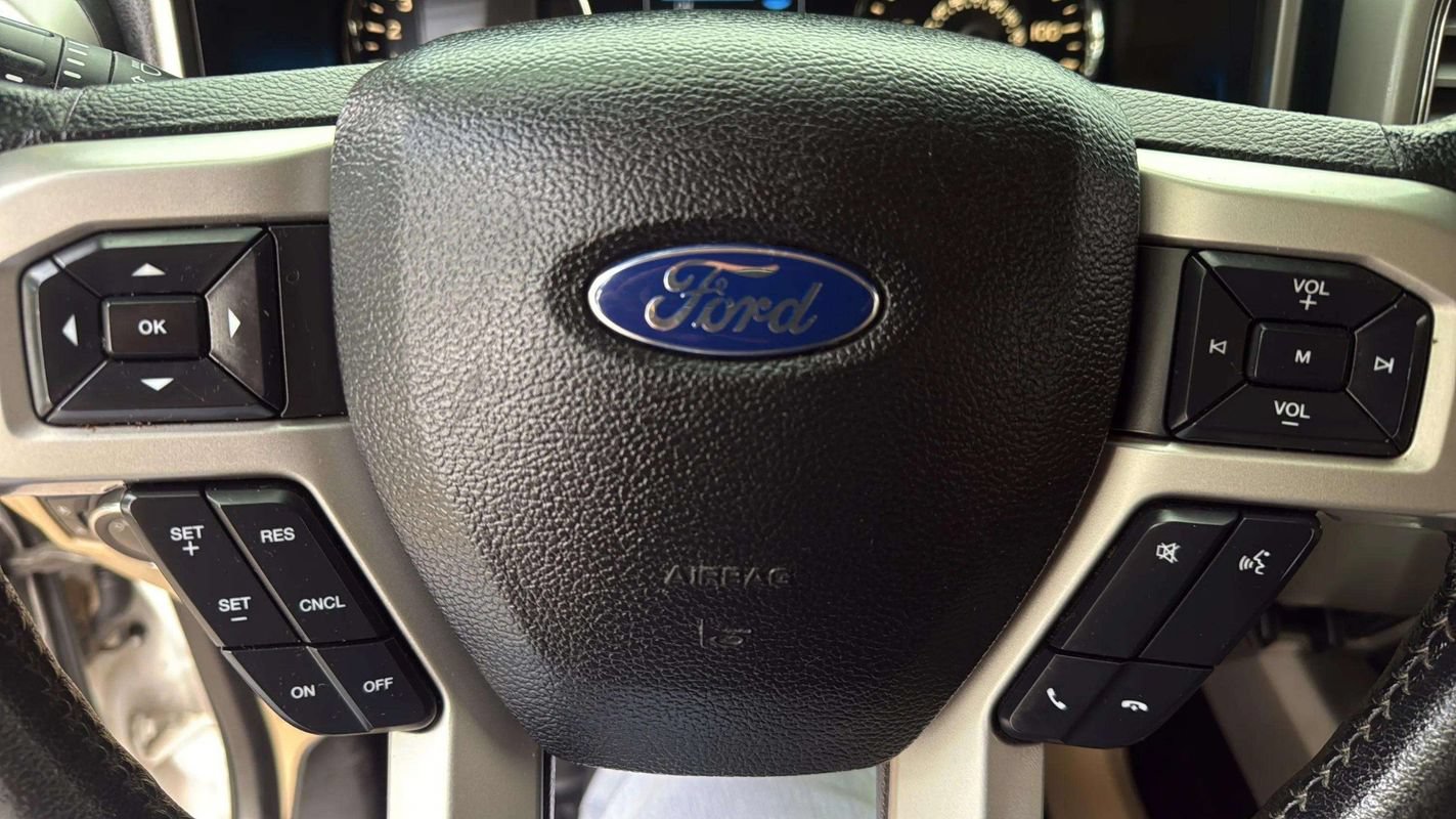 Used 2015 Ford F150 Lariat w/ Equipment Group 501A Mid AWD/4WD image 12