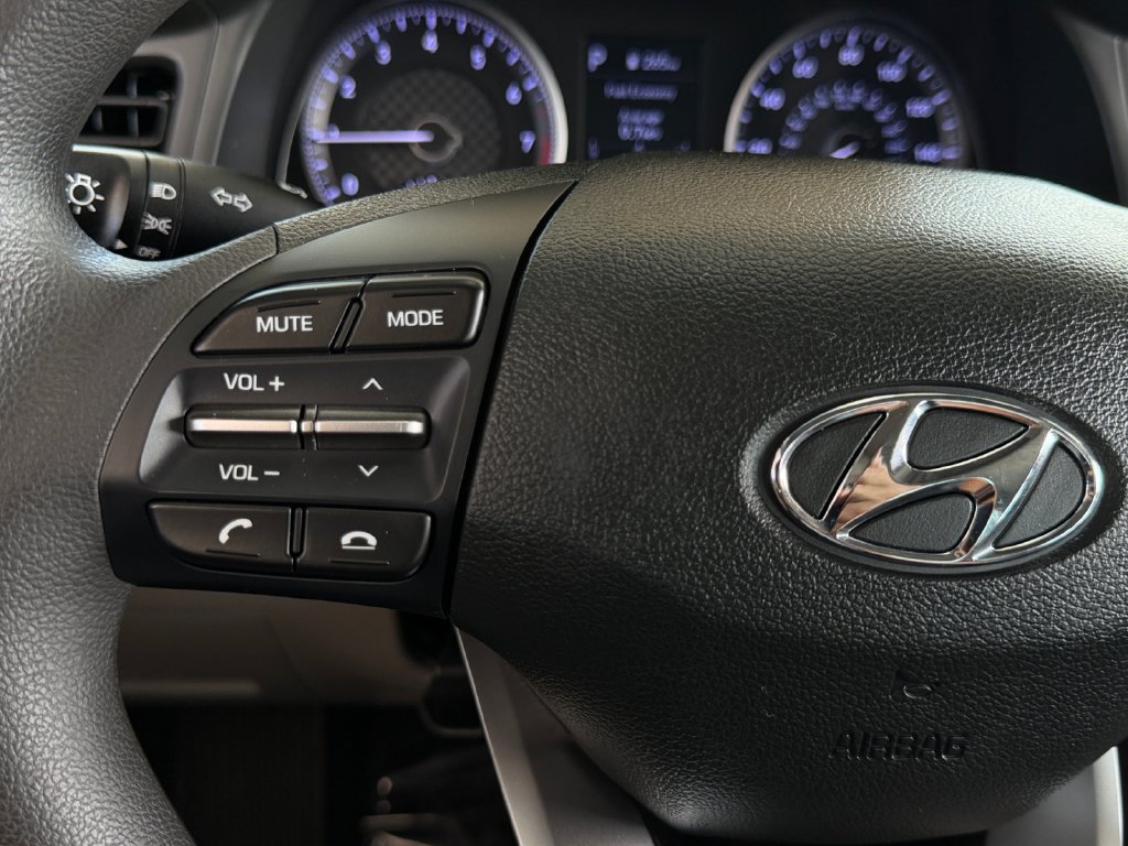 Used 2020 Hyundai Elantra SE FWD image 28