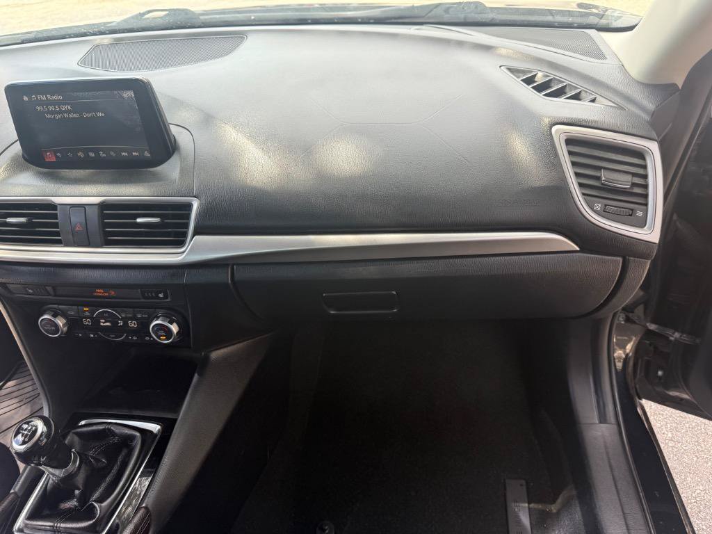Used 2018 MAZDA MAZDA3 Touring FWD image 44