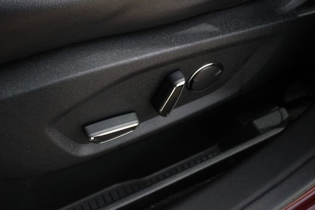 Used 2017 Ford Edge Titanium w/ Equipment Group 302A image 3