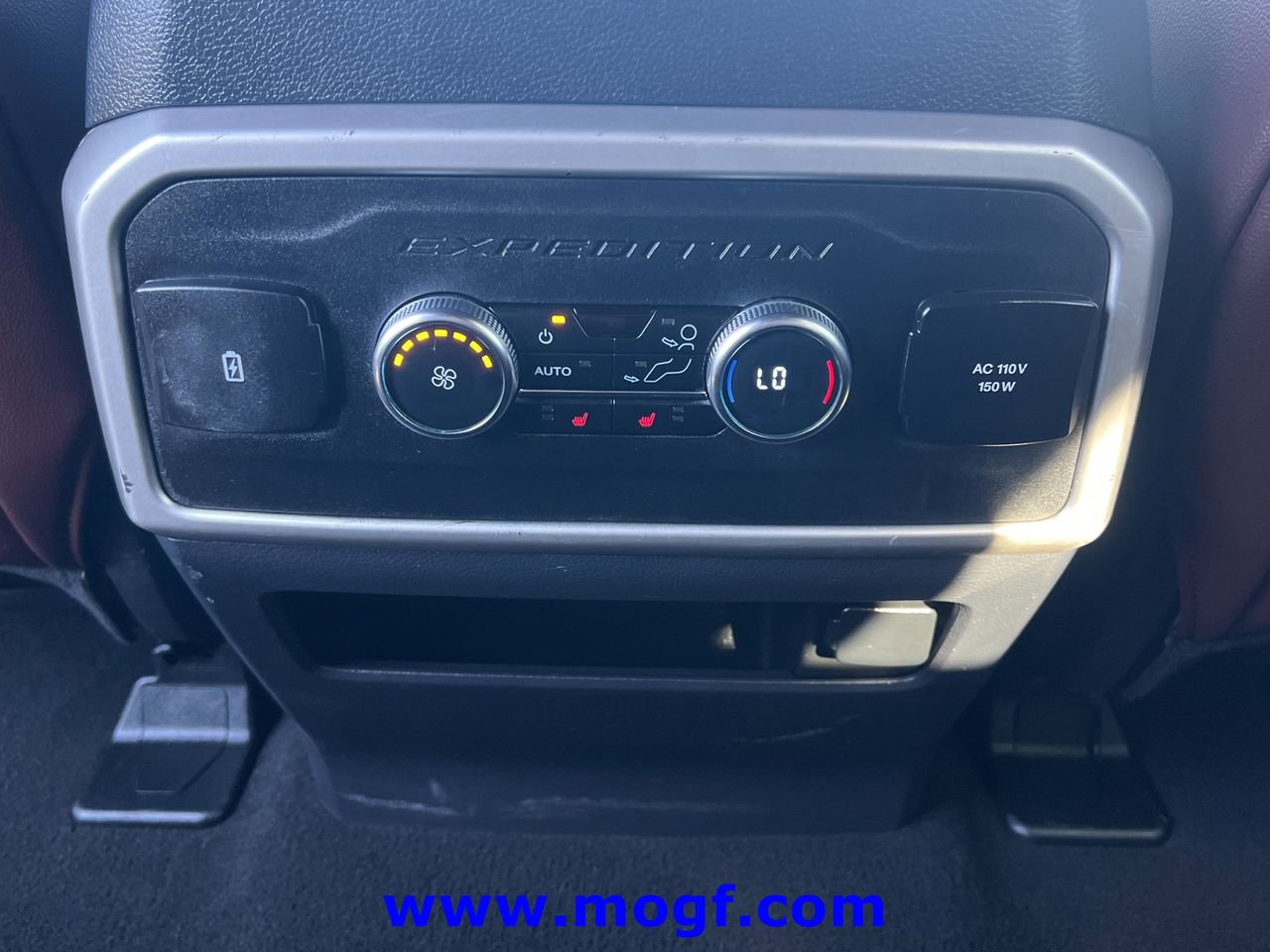 Used 2024 Ford Expedition Limited RWD image 23