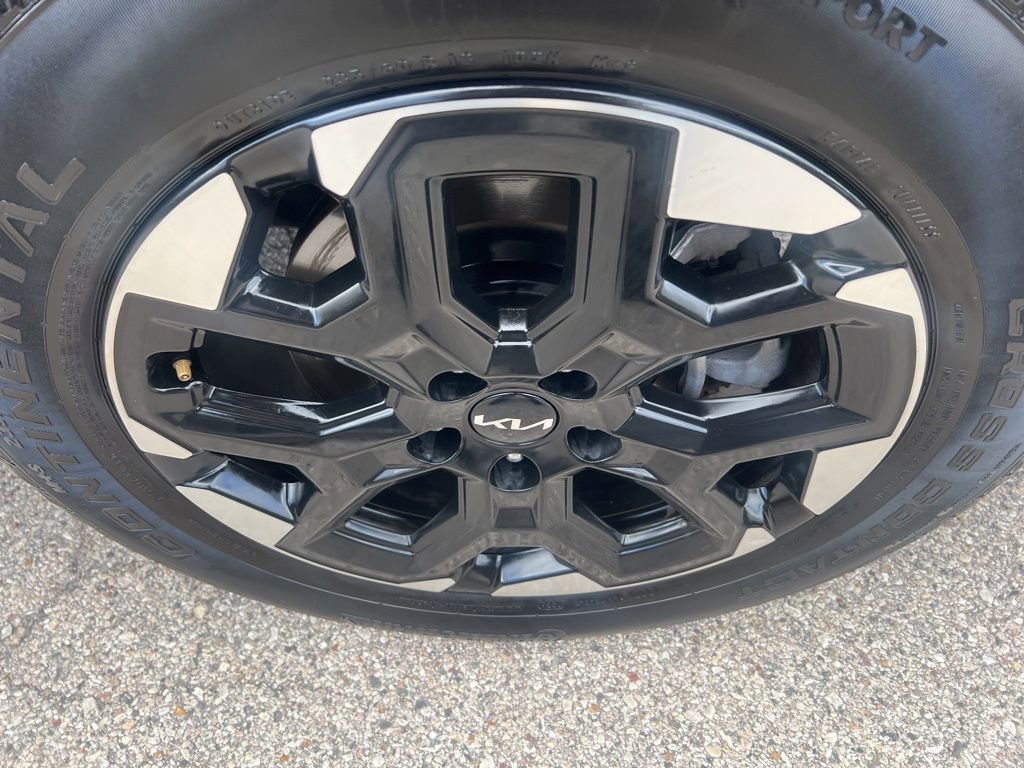 Certified 2025 Kia Sorento S w/ Panoramic Sunroof Package image 43