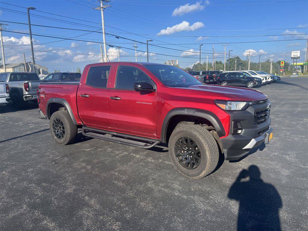 Used 2026 Chevrolet Colorado Trail Boss AWD/4WD image 2