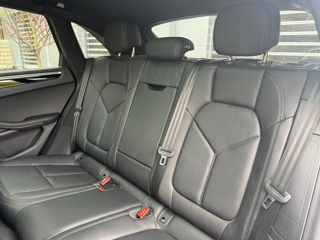 Used 2023 Porsche Macan S AWD/4WD image 31