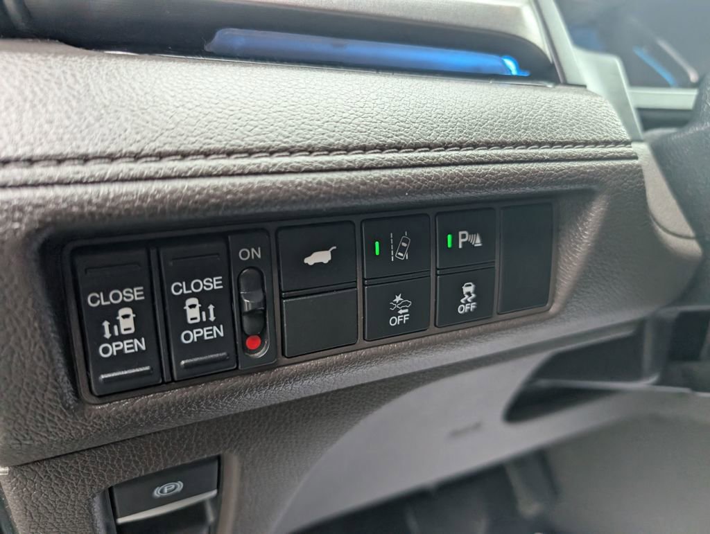 Used 2018 Honda Odyssey Elite image 13