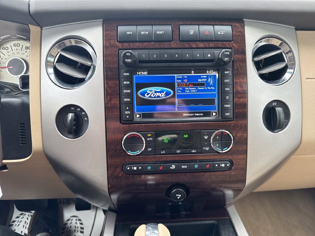Used 2014 Ford Expedition EL XLT w/ Equipment Group 202A AWD/4WD image 22