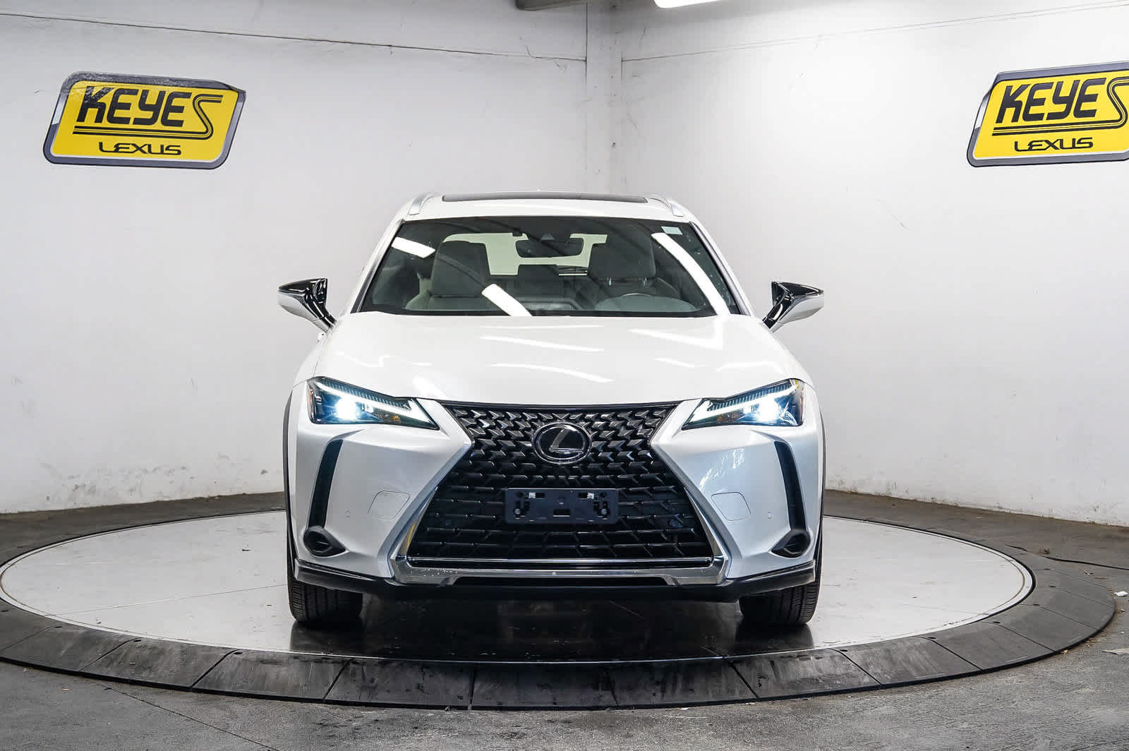 Used 2024 Lexus UX 250h FWD image 6