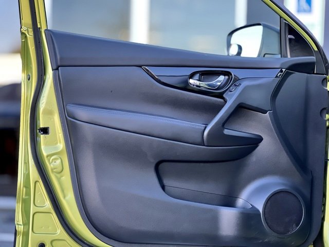 Used 2020 Nissan Rogue Sport SV image 10