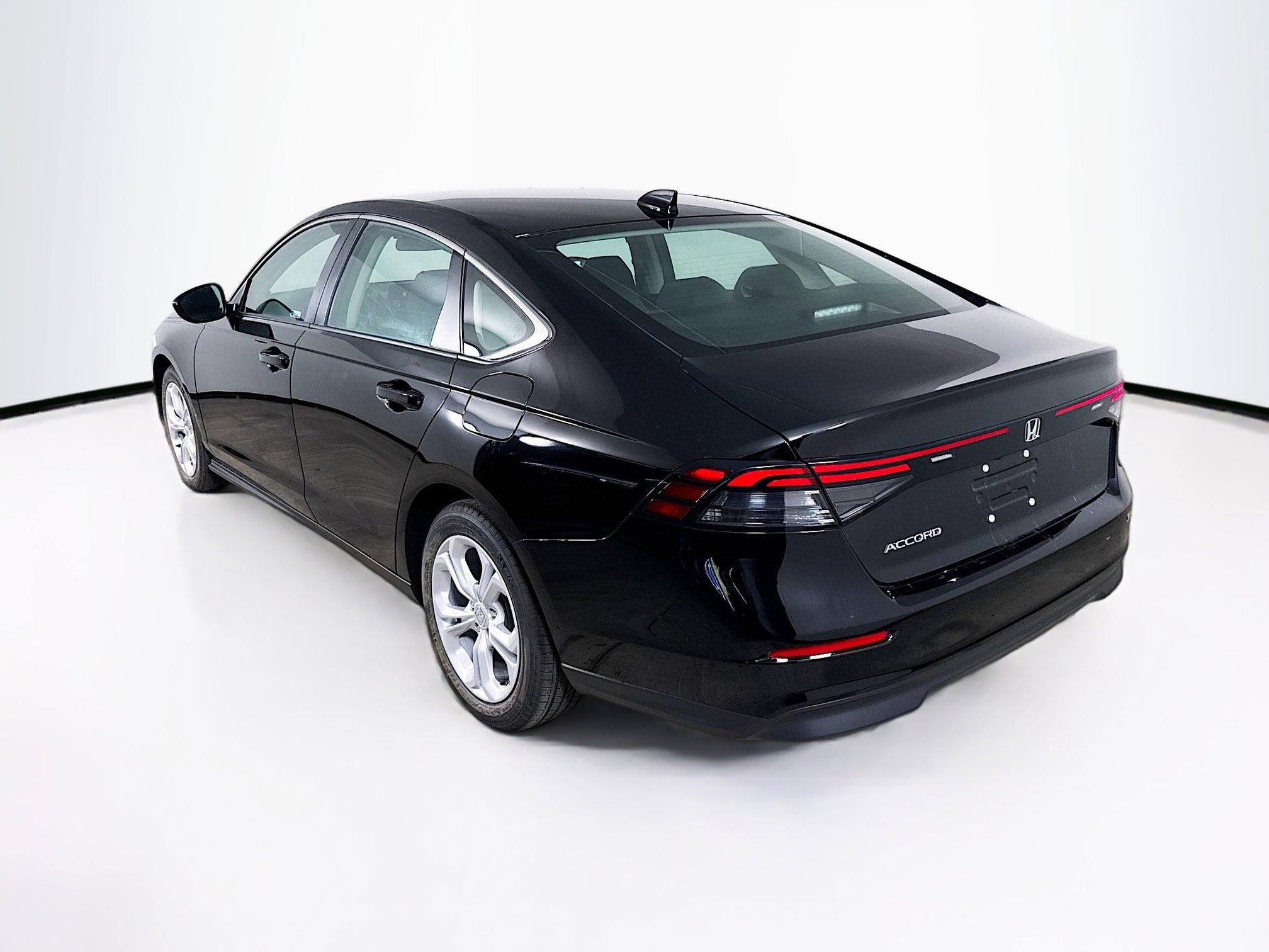 Certified 2025 Honda Accord LX image 27