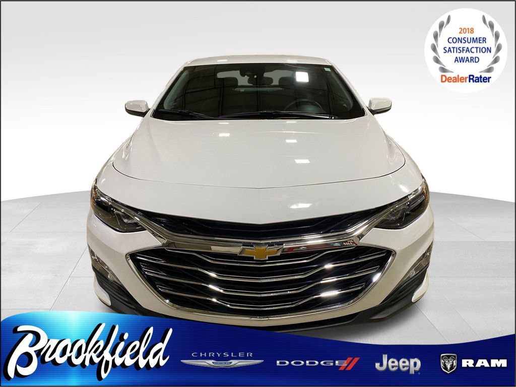 Used 2025 Chevrolet Malibu LT image 2