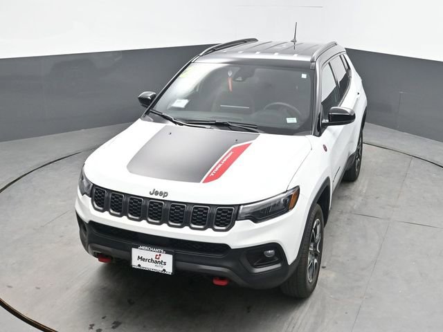 Used 2025 Jeep Compass Trailhawk AWD/4WD image 26