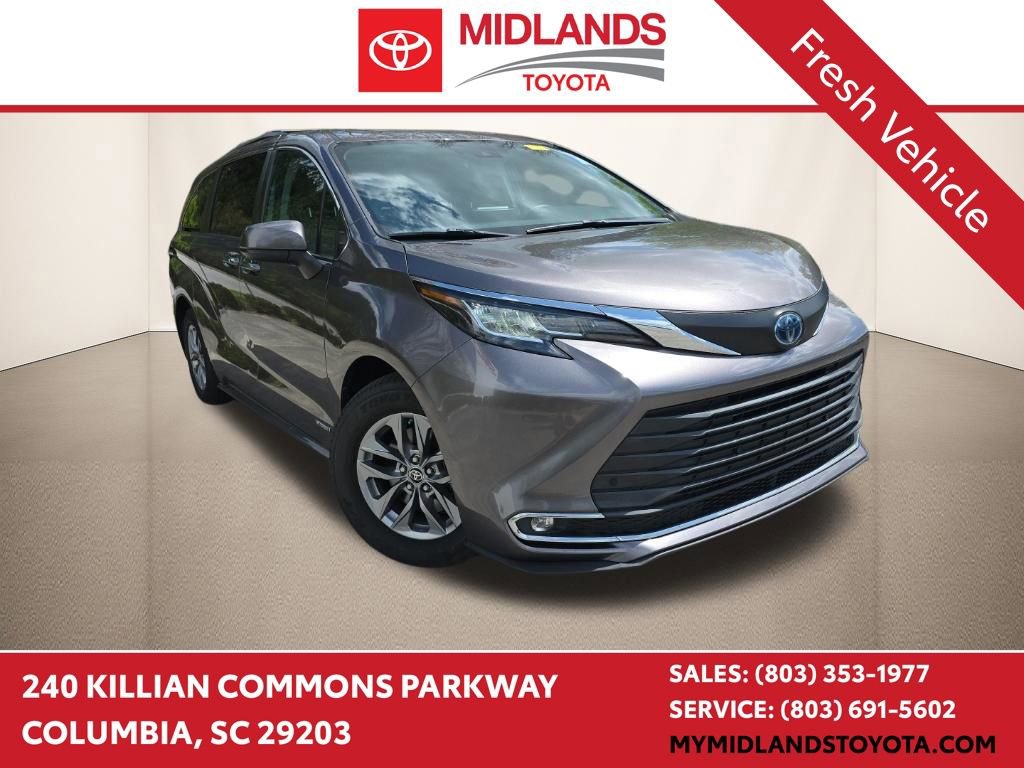 Used 2021 Toyota Sienna XLE w/ XLE Plus Package image 1