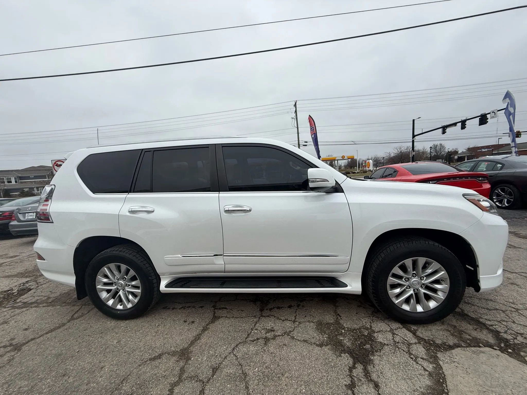 Used 2015 Lexus GX 460 w/ Premium Package image 2