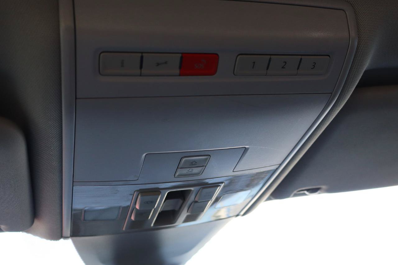 Used 2018 Volkswagen Atlas SEL FWD image 25