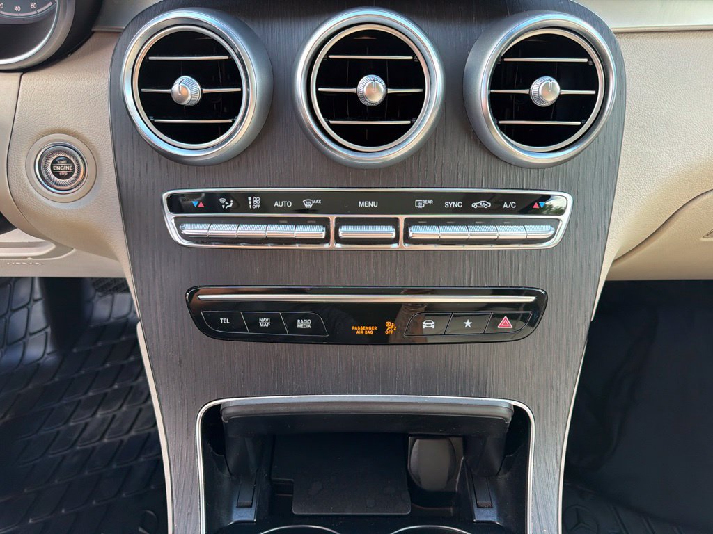 Used 2022 Mercedes-Benz GLC 300 4MATIC w/ Multimedia Package Lite image 23