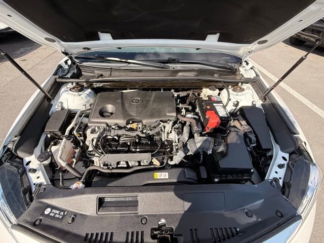 Used 2020 Toyota Camry XLE w/ Navigation Package FWD image 11